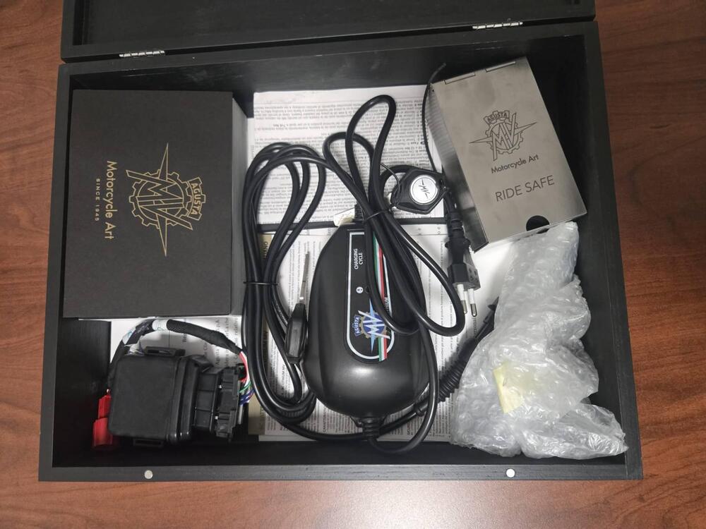 MV Agusta Brutale 1000 RR (2021 - 25) (8)