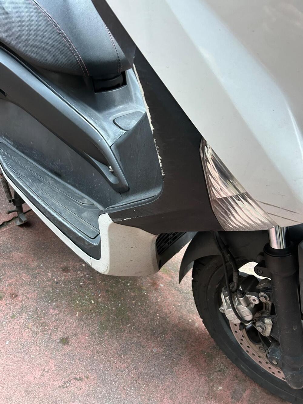 Yamaha X-Max 250 (2010 - 13) (5)