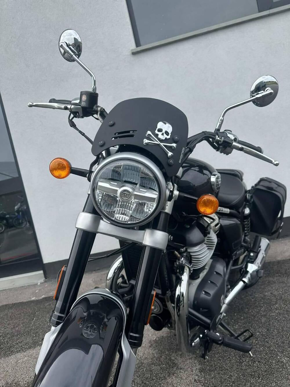 Royal Enfield Super Meteor 650 (2023 - 26) (2)