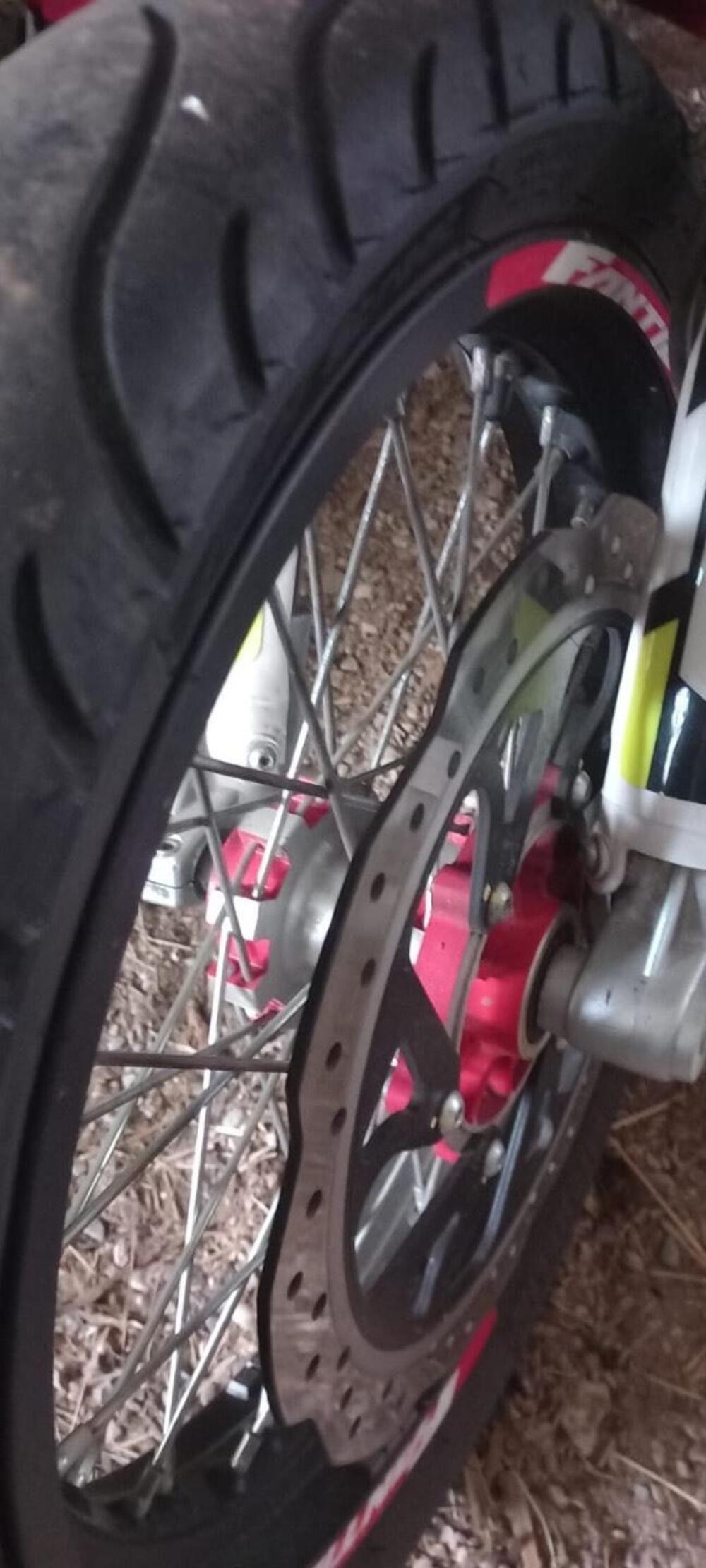 Fantic Motor Motard 125 Performance 4t (2020) (9)