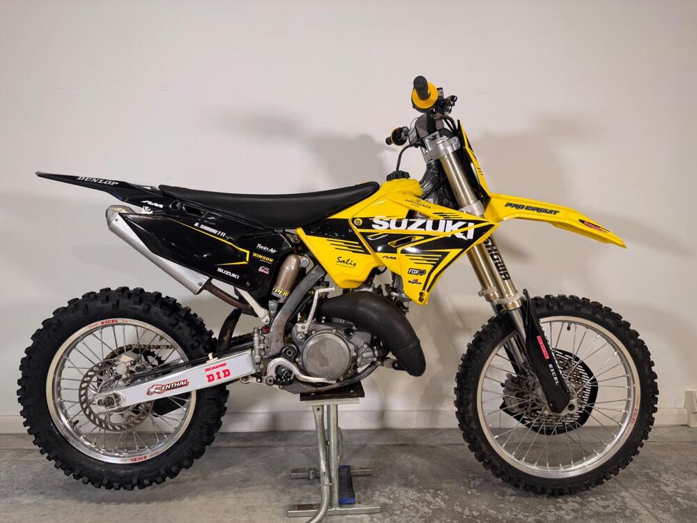 Suzuki RM 125 (2002 - 03) (2)