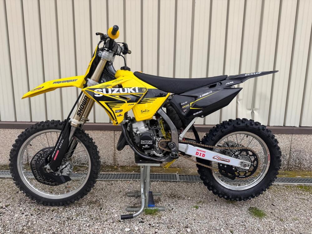 Suzuki RM 125 (2002 - 03) (10)