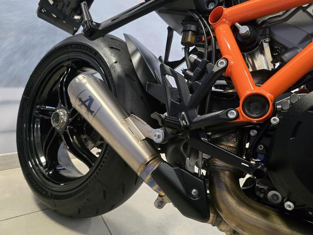 KTM 1390 Super Duke R (2024 - 26) (16)