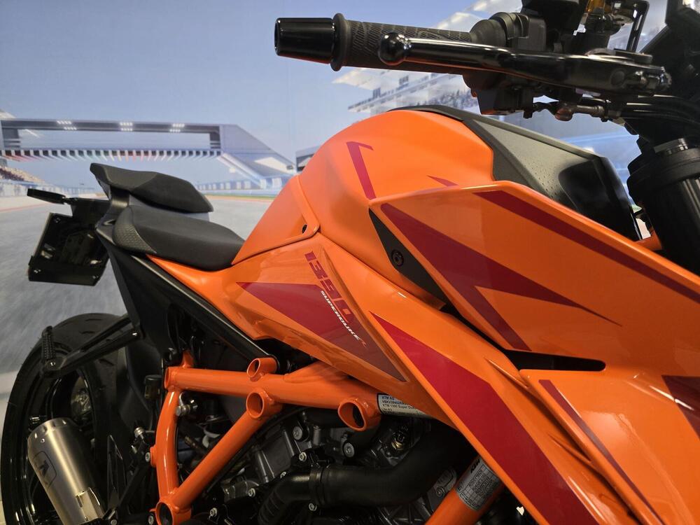 KTM 1390 Super Duke R (2024 - 26) (17)