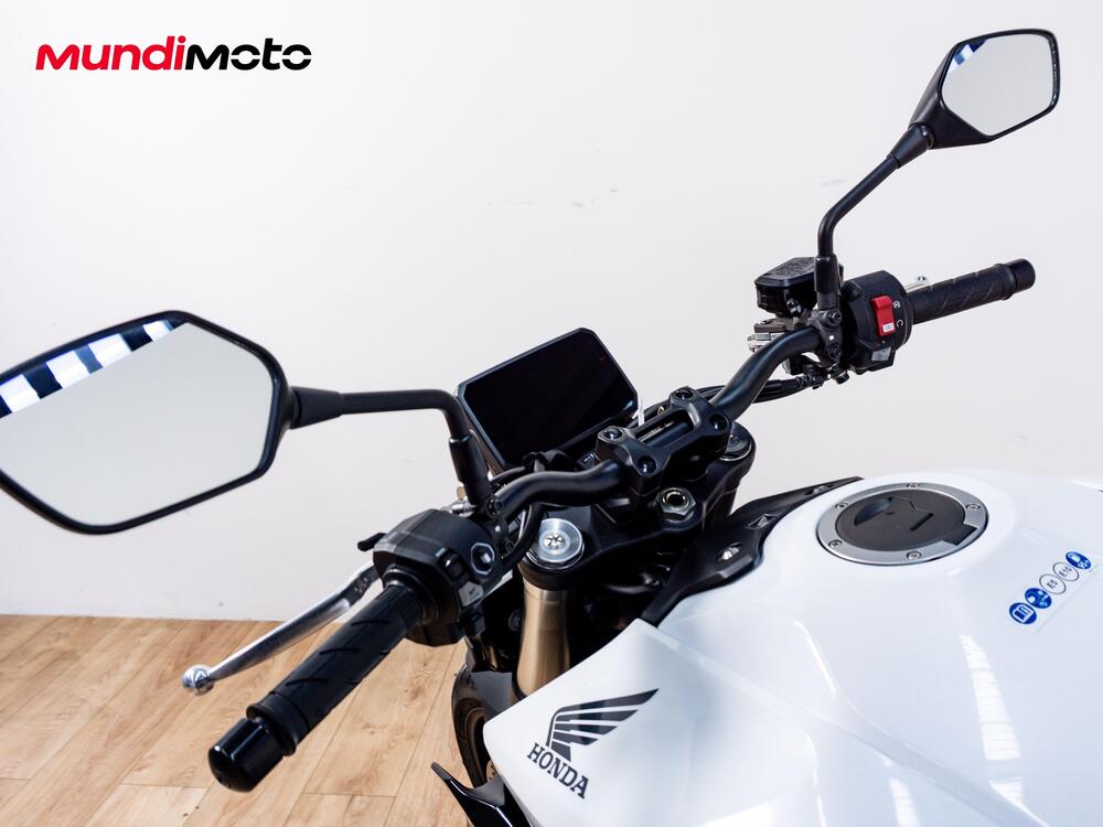 Honda CB 1000 Hornet (2025 - 26) (11)