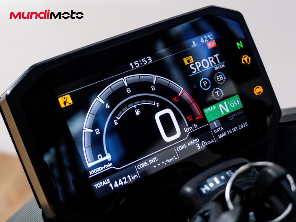 Honda CB 750 Hornet (2025) (8)