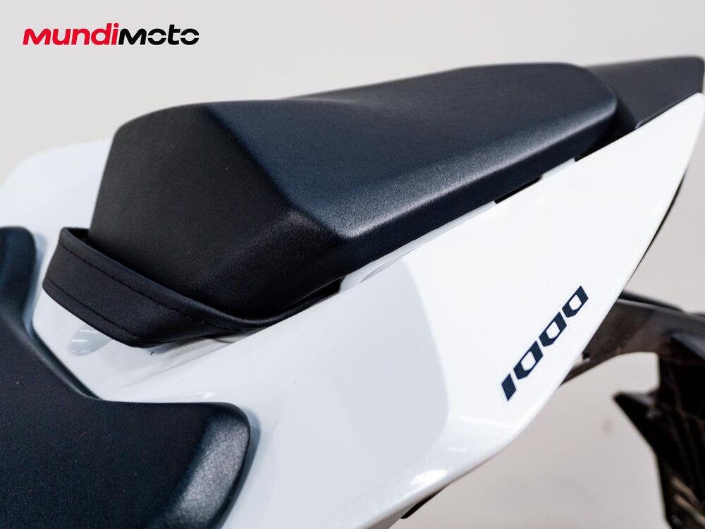 Honda CB 1000 Hornet (2025 - 26) (14)