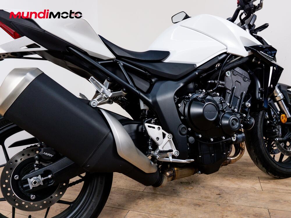 Honda CB 1000 Hornet (2025 - 26) (4)