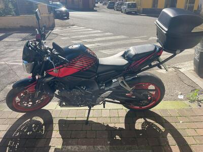 Yamaha FZ1 (2006 - 16) usata