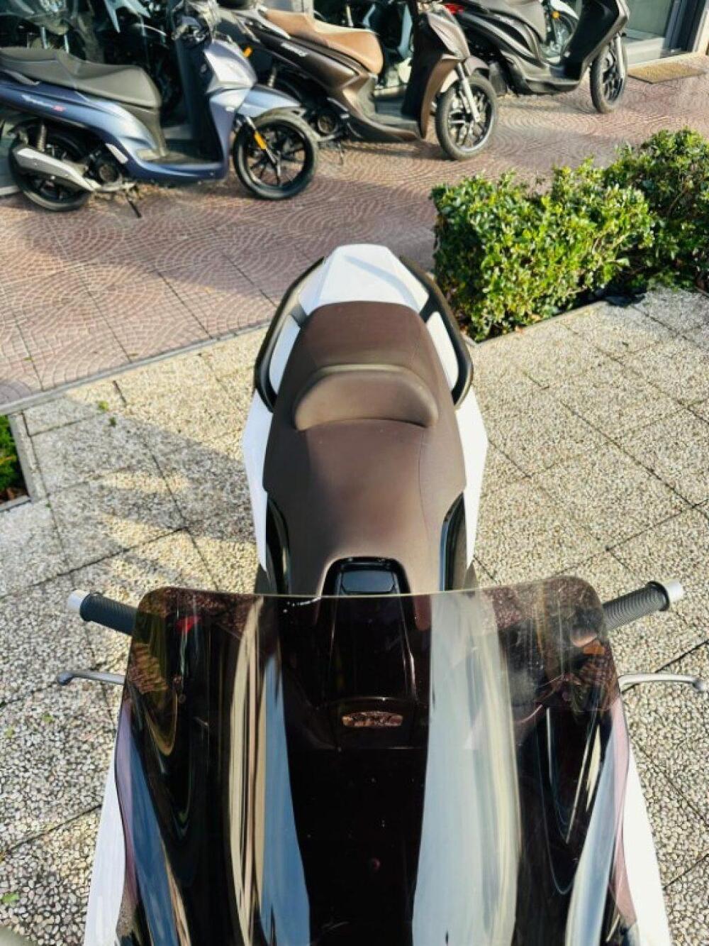 Yamaha T-Max 500 White Max (2010 - 11) (7)