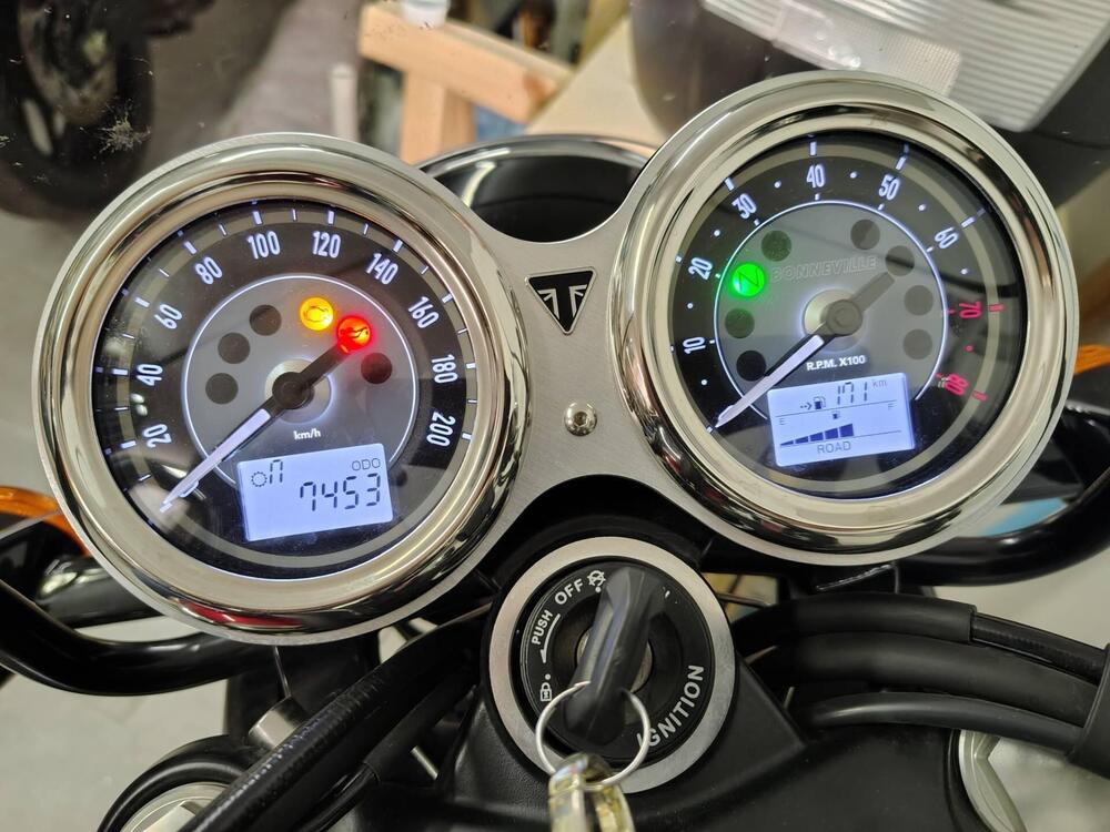 Triumph Bonneville T100 (2021 - 25) (3)