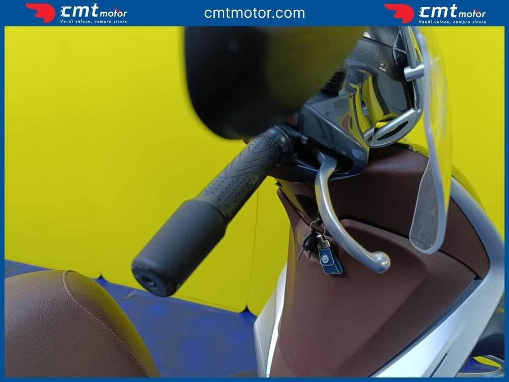 Piaggio Medley 125 ABS (2016 - 19) (8)