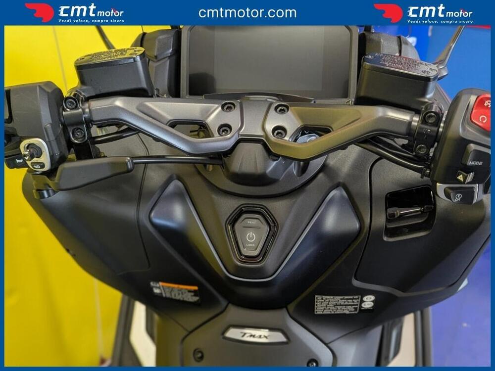 Yamaha T-Max 560 (2022 - 24) (8)