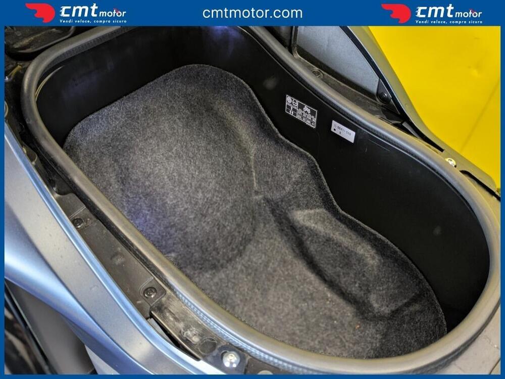 Yamaha T-Max 560 (2022 - 24) (10)