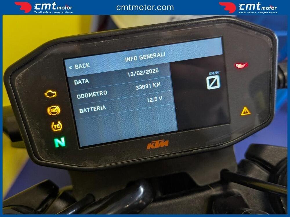 KTM 890 Duke R (2021) (5)