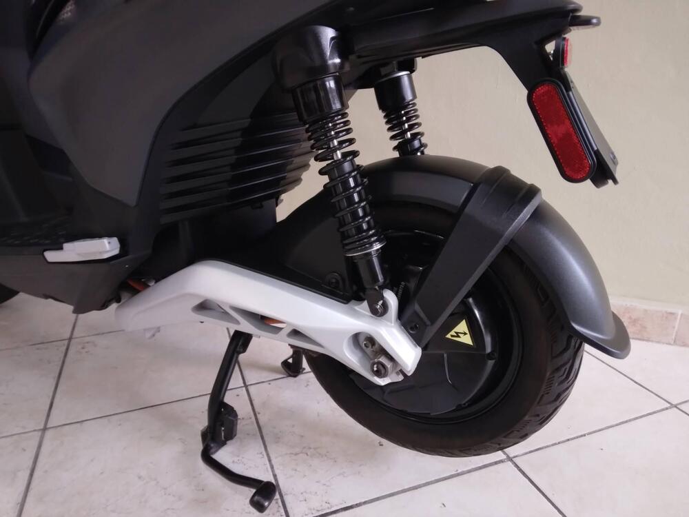 Piaggio 1 (2022 - 26) (9)