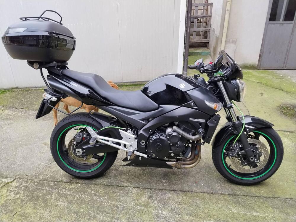 Suzuki GSR 600 (2006 - 11) (2)