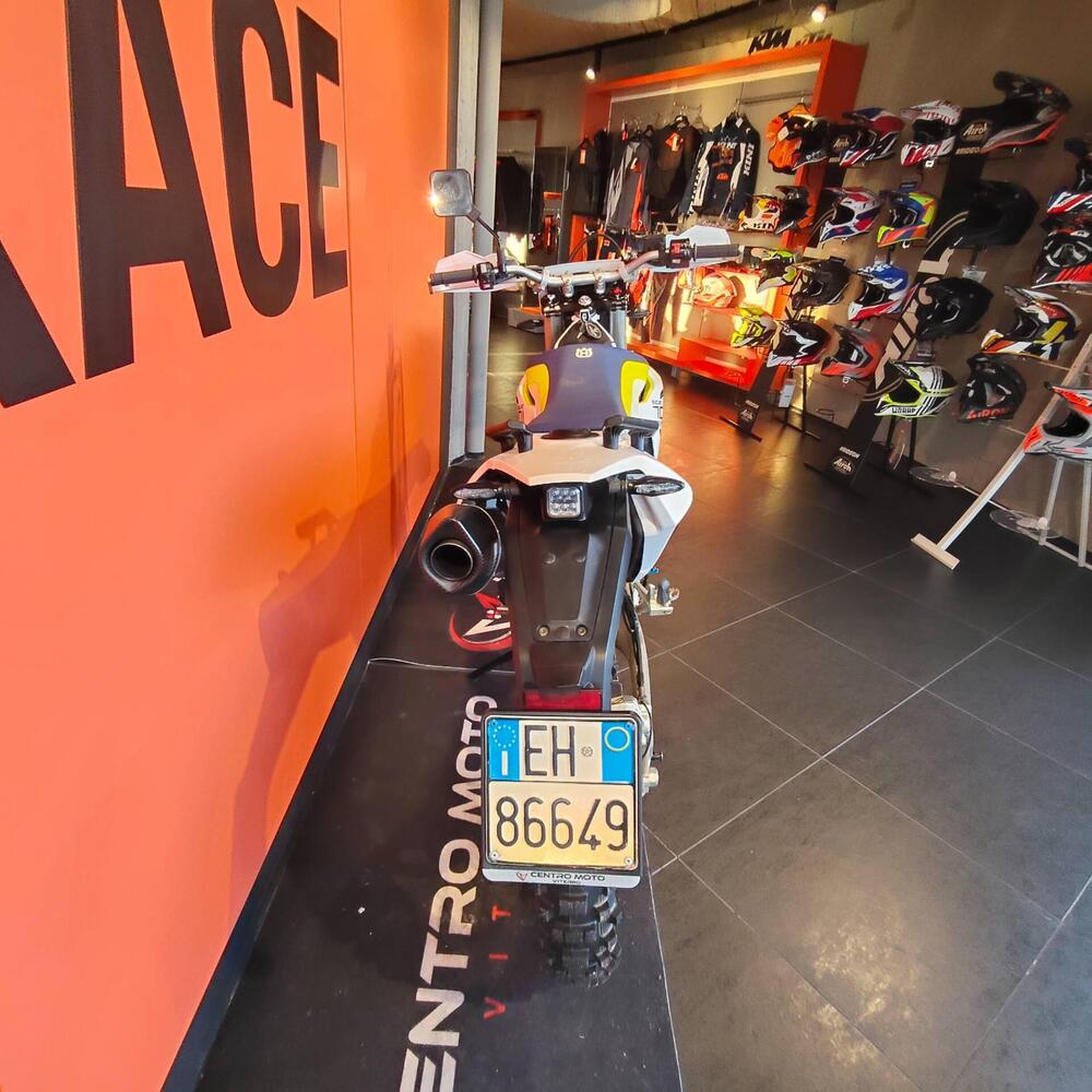 Husqvarna 701 Enduro (2017 - 19) (2)