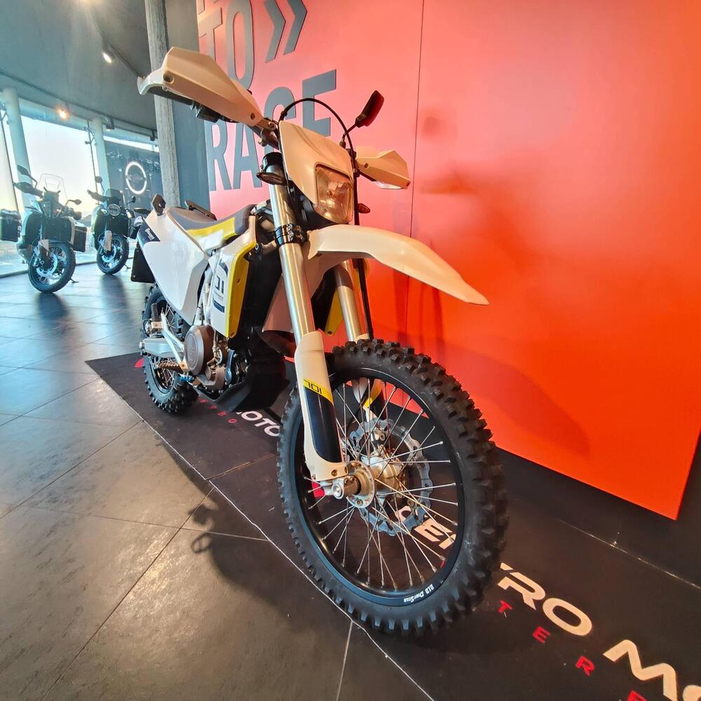 Husqvarna 701 Enduro (2017 - 19) (6)