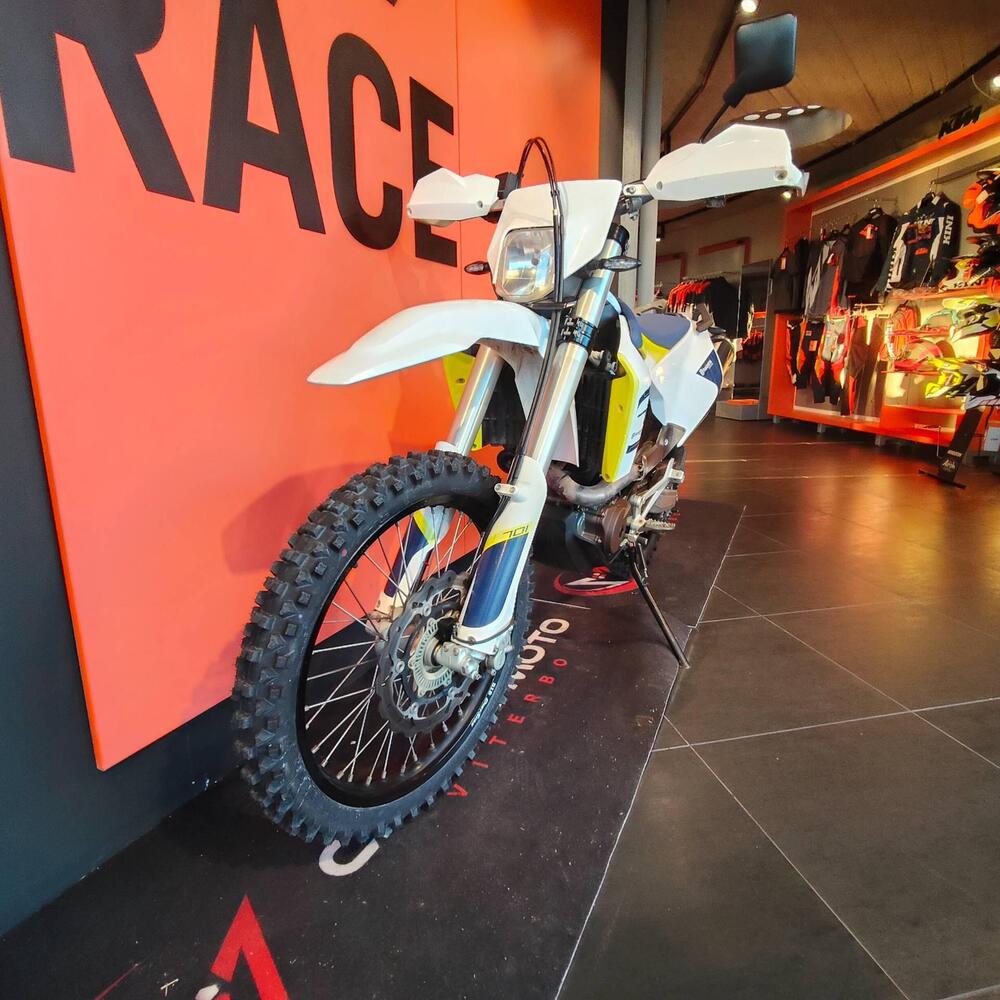 Husqvarna 701 Enduro (2017 - 19) (9)