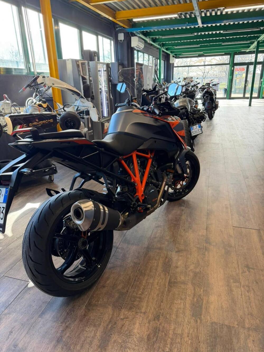 KTM 1290 Super Duke GT (2022 - 25) (5)