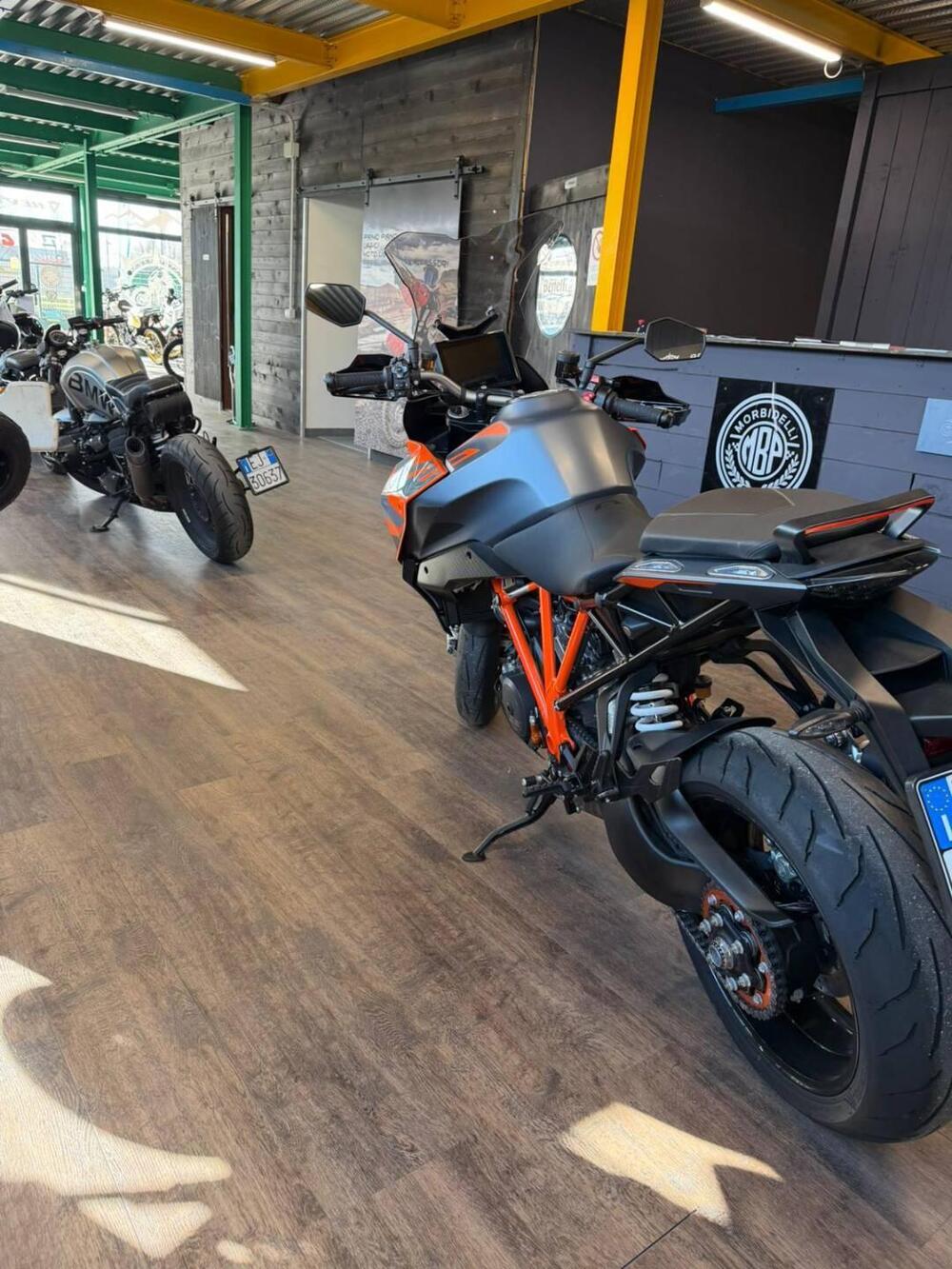 KTM 1290 Super Duke GT (2022 - 25) (6)
