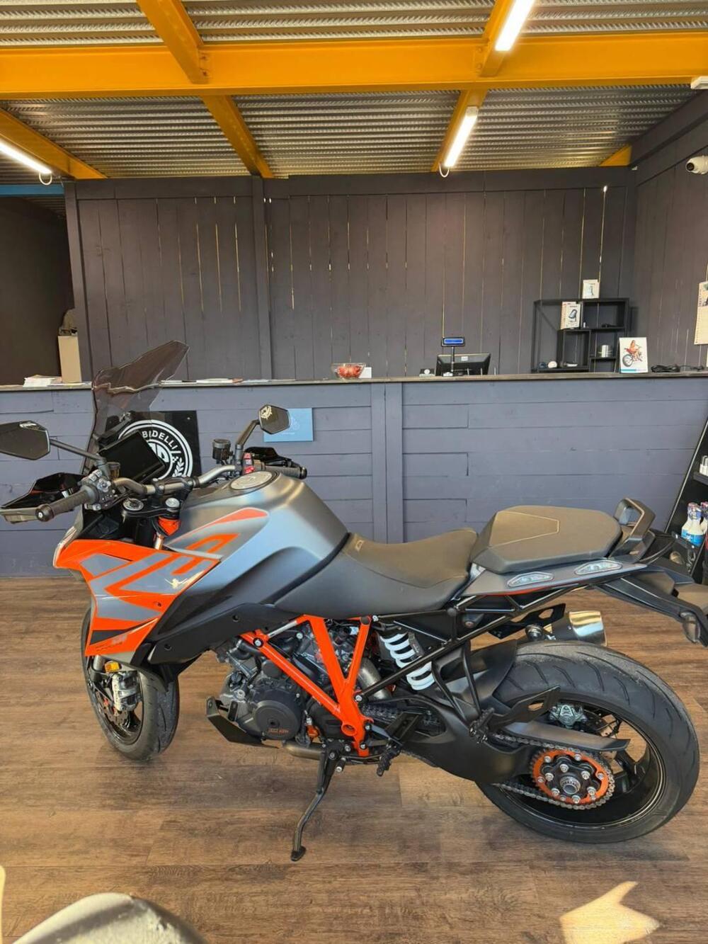 KTM 1290 Super Duke GT (2022 - 25) (4)