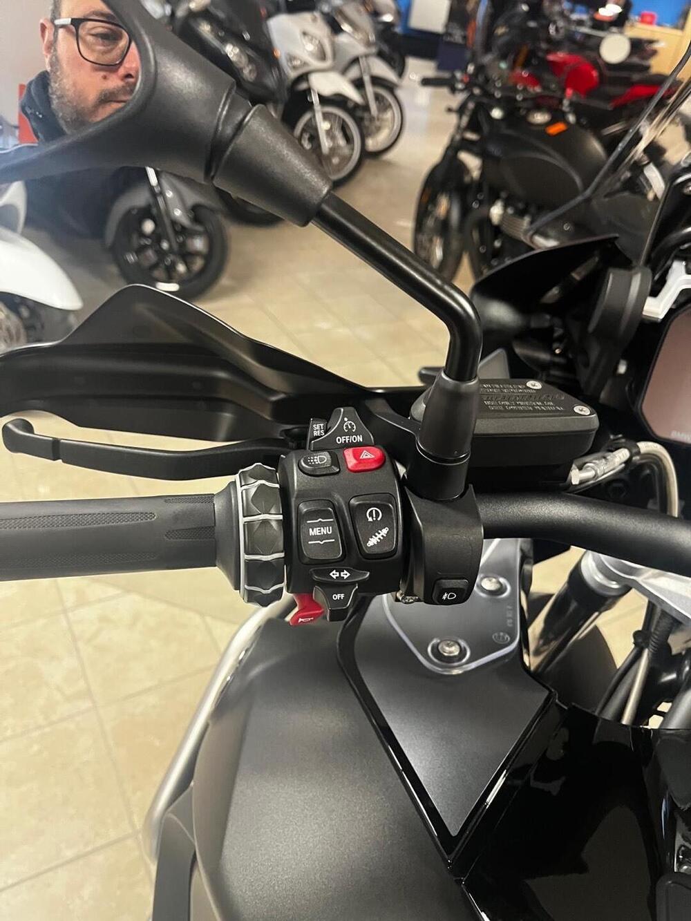 Bmw R 1300 GS Triple Black (2023 - 26) (5)