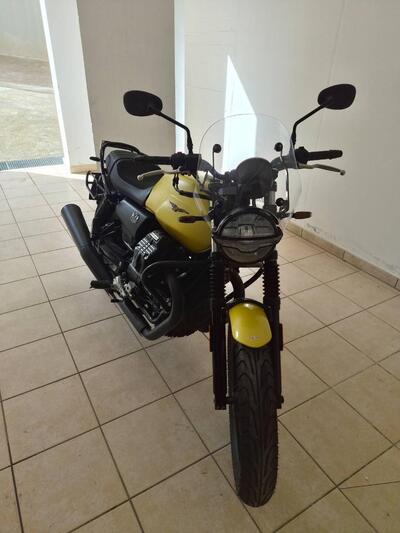 Moto Guzzi V7 Stone (2021 - 24) usata