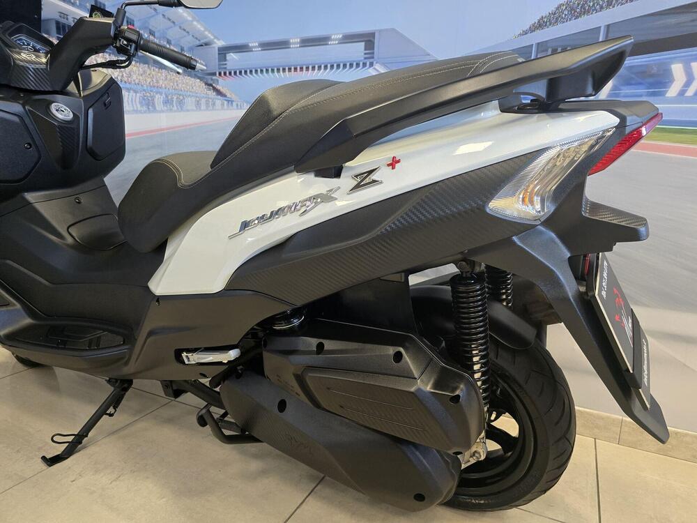 Sym Joymax 300 Z+ (2021 - 24) (8)