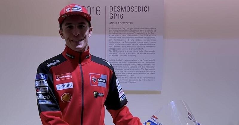 MotoGP 2026. Marc Marquez, a quale pilota Ducati sei pi&ugrave; legato? "Andrea Dovizioso". E nel frattempo si allena in flat track [VIDEO]