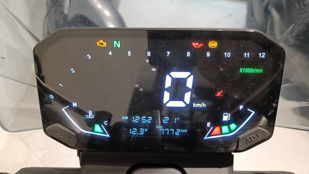 Voge Trofeo 350AC (2022 - 26) (3)