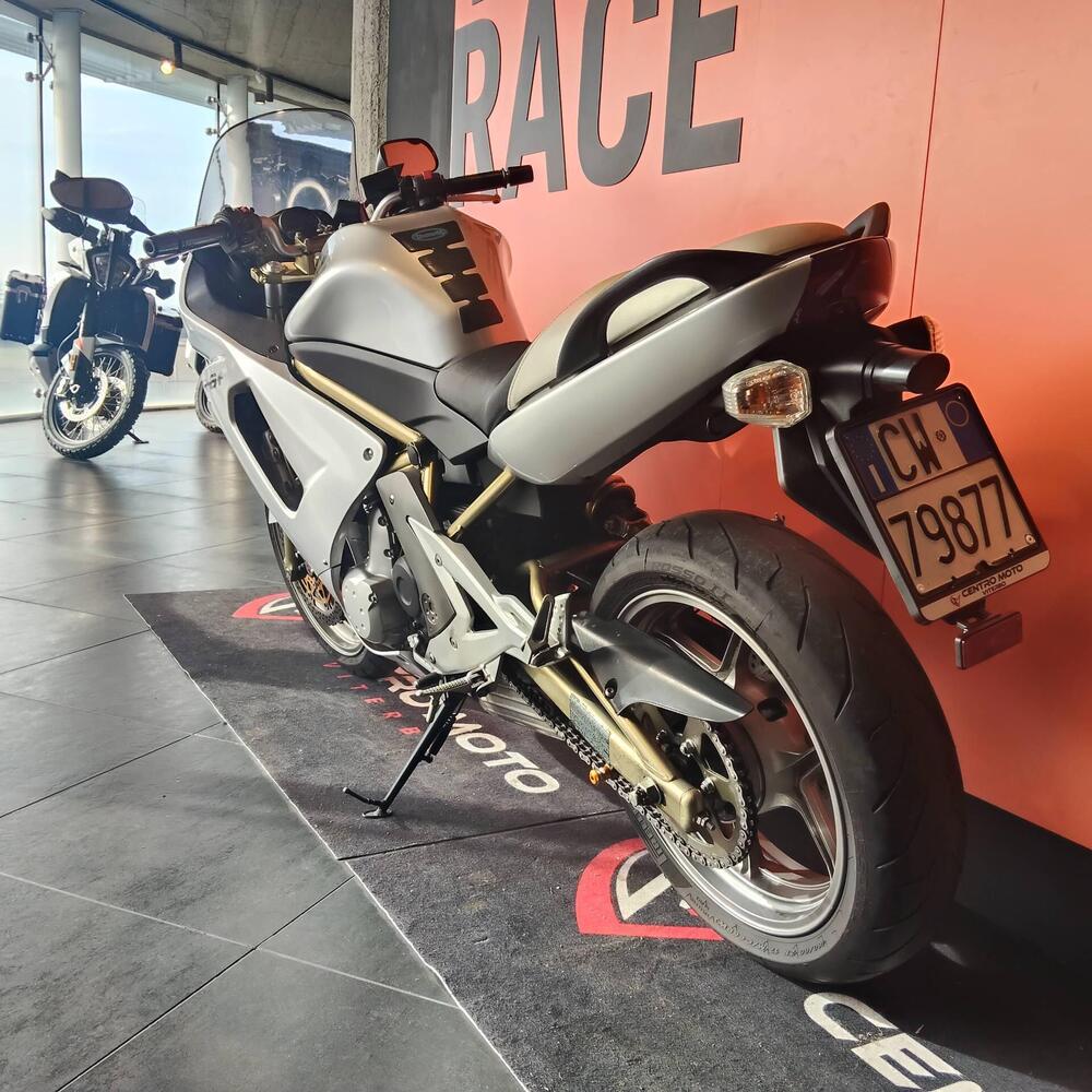 Kawasaki ER-6F (2006 - 08) (10)