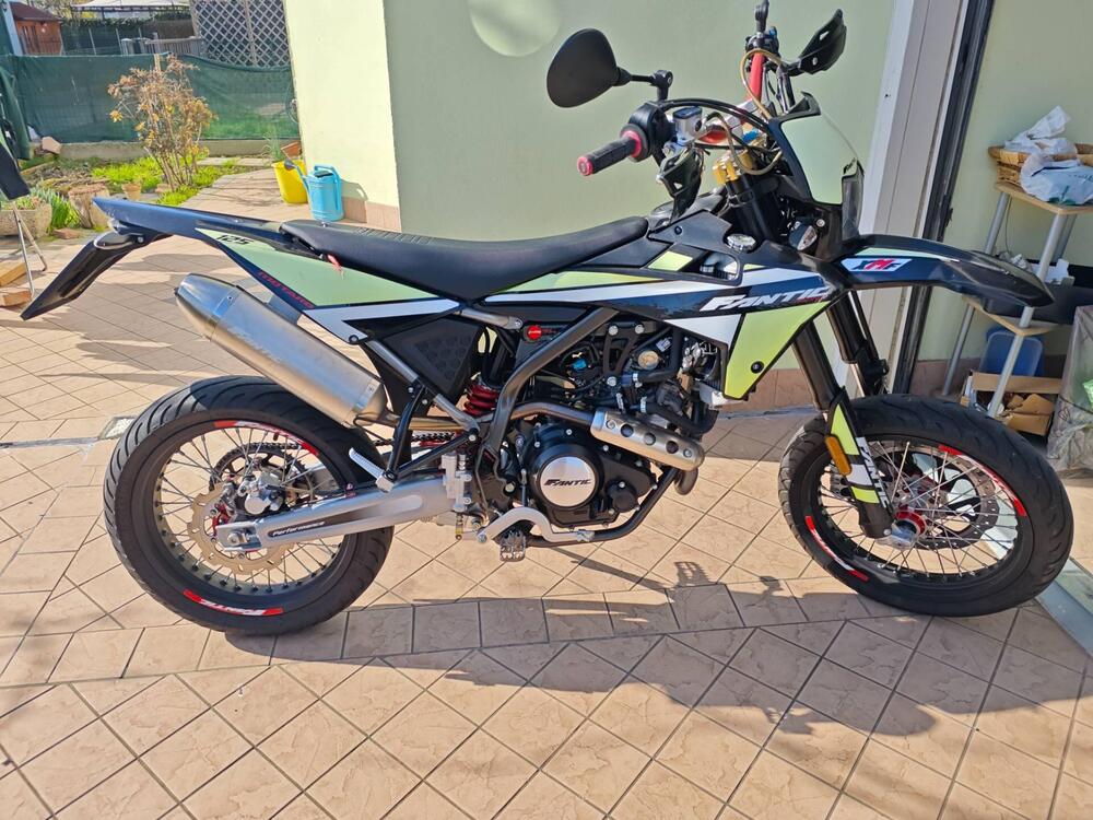 Fantic Motor Motard 125 Performance 4t (2020) (2)