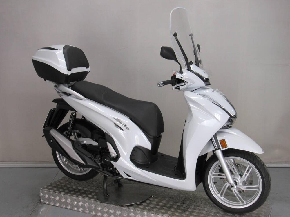 Honda SH 350 (2021 - 24) (9)