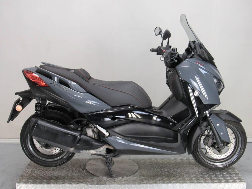 Yamaha X-Max 300 Tech Max (2021 - 24) (2)
