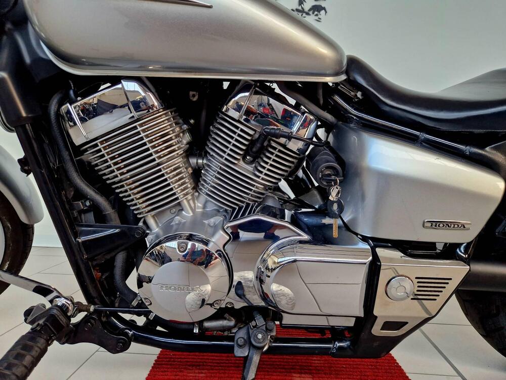 Honda VT 750 Shadow Black Spirit (2007 - 16) (14)