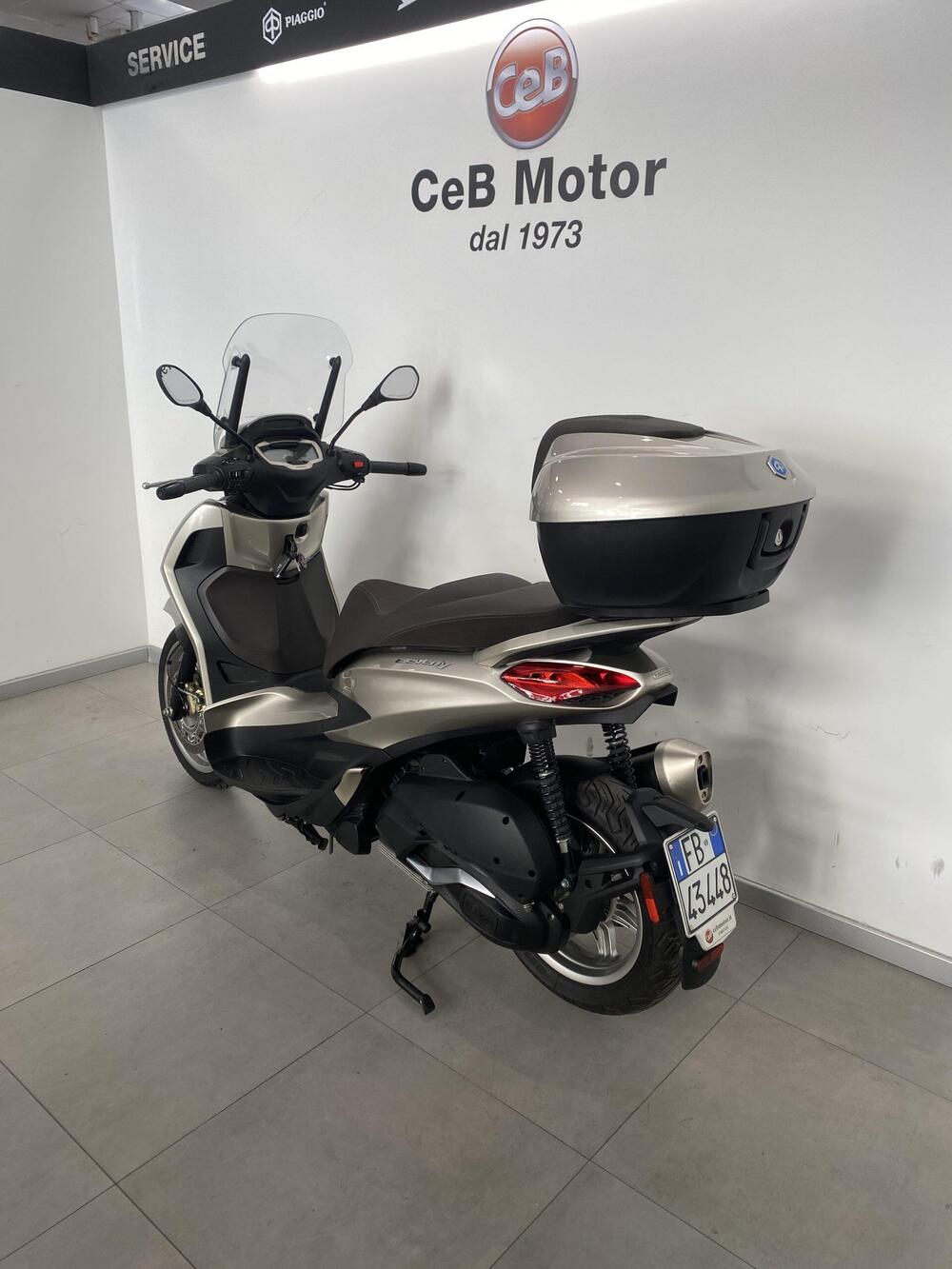 Piaggio Beverly 300 ABS-ASR (2021 - 25) (4)