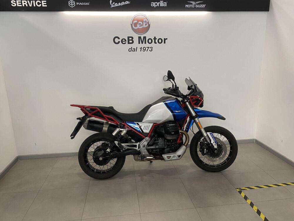 Moto Guzzi V85 TT Evocative Graphics (2021 - 23) (2)