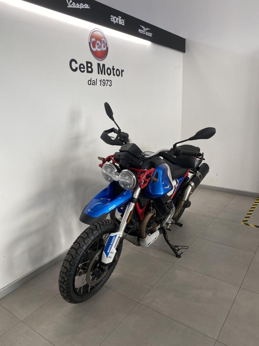 Moto Guzzi V85 TT Evocative Graphics (2021 - 23) (6)