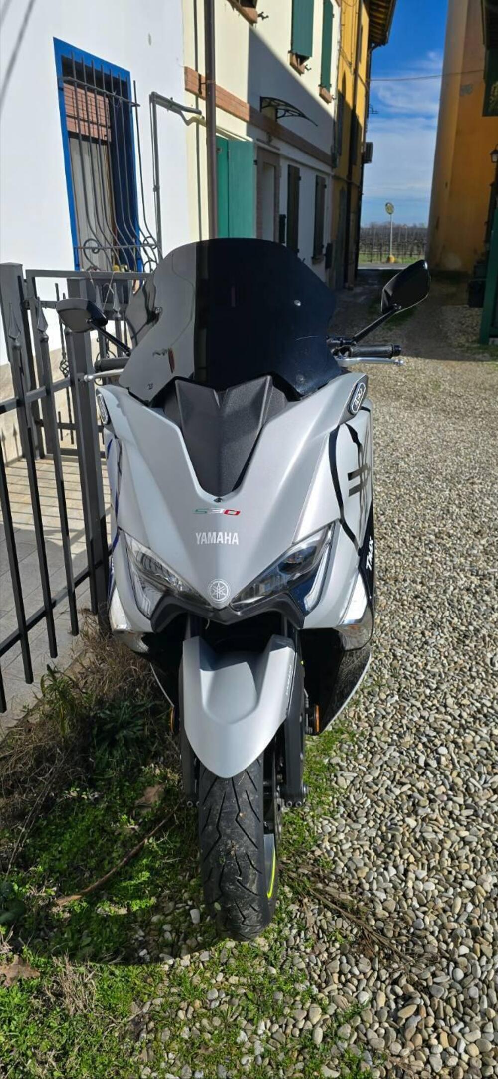 Yamaha tmax 530 dx (2)