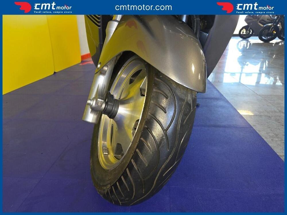 Suzuki Burgman AN 400 R (2003) (8)