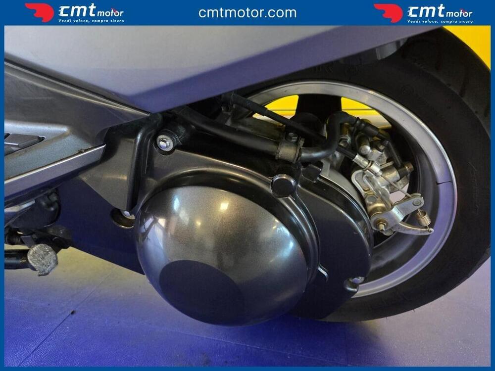 Suzuki Burgman AN 400 R (2003) (9)