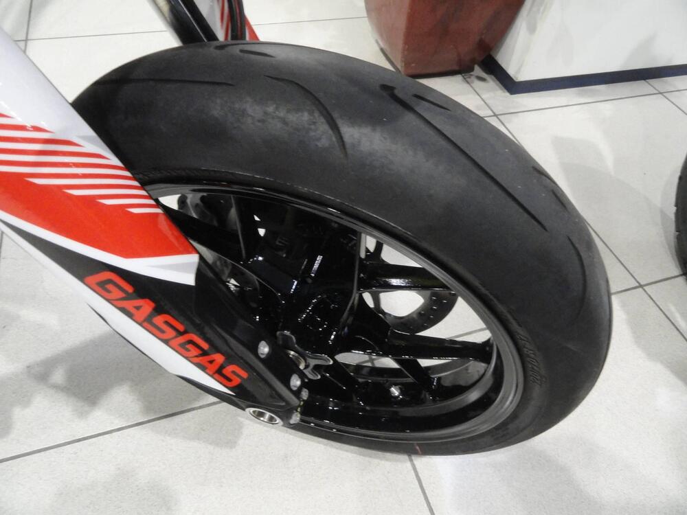 GASGAS SM 700 (2022 - 26) (4)