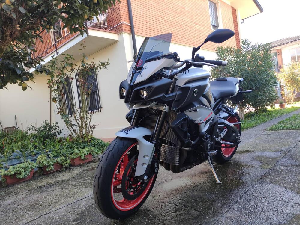 Yamaha MT-10 (2017 - 20) (4)