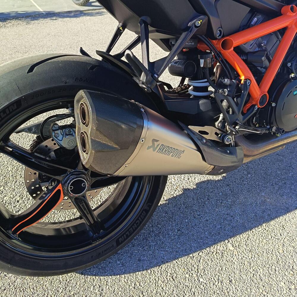 KTM 1290 Super Duke R (2021) (4)