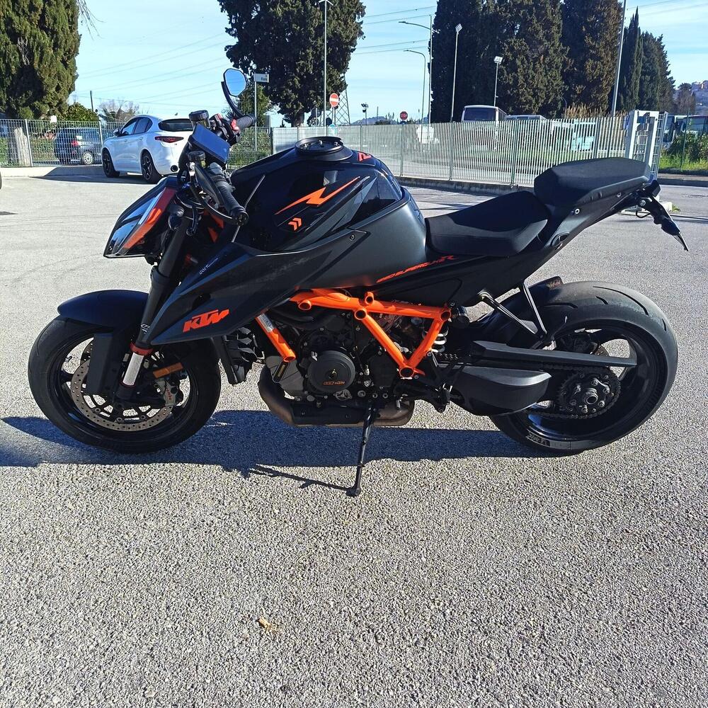 KTM 1290 Super Duke R (2021) (5)
