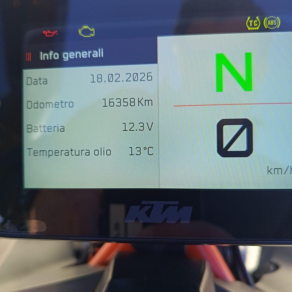 KTM 1290 Super Duke R (2021) (8)