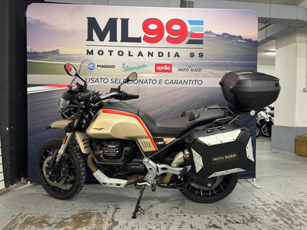 Moto Guzzi V85 TT Travel (2021 - 23) (2)