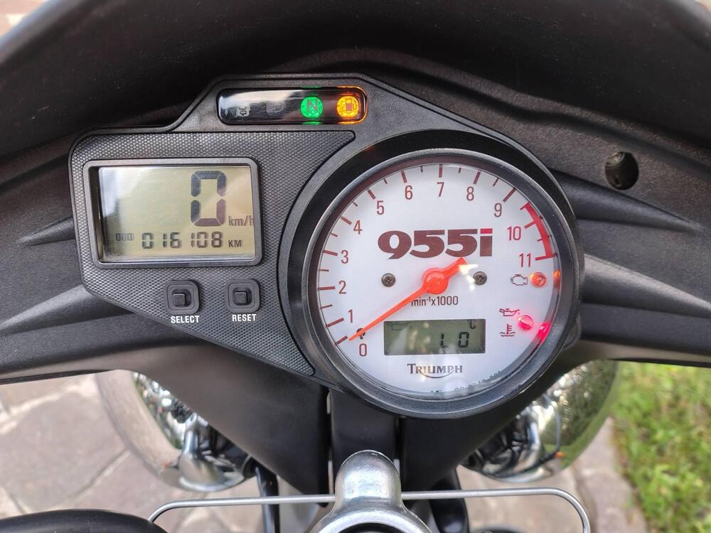 Triumph Speed Triple 955 (2002 - 04) (3)